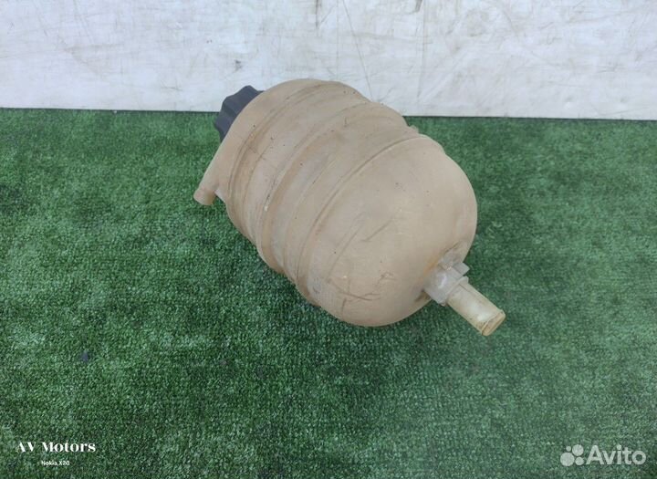 Бачок Peugeot 206