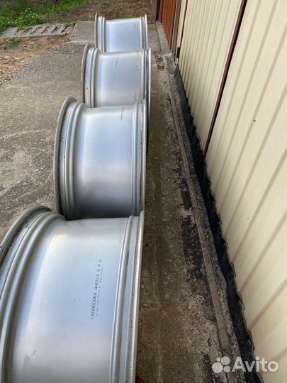 Оригинальные, разноширокие диски R20 на BMW X5/X6