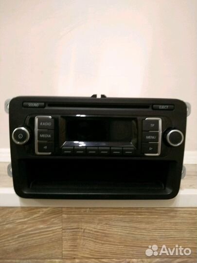 Штатная автомагнитола Volkswagen Jetta