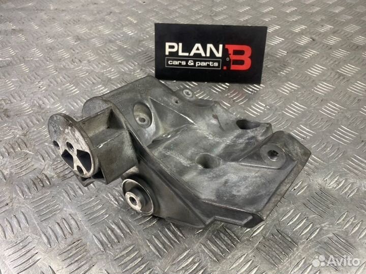 Кронштейн генератора Land Rover Range Rover Sport