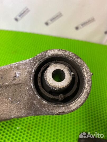 Рычаг задней подвески правый Audi A4 B8 1.8 2009