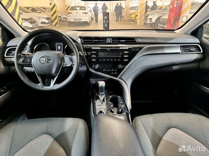 Toyota Camry 2.0 AT, 2021, 70 284 км