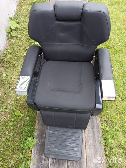 Парикмахерское кресло