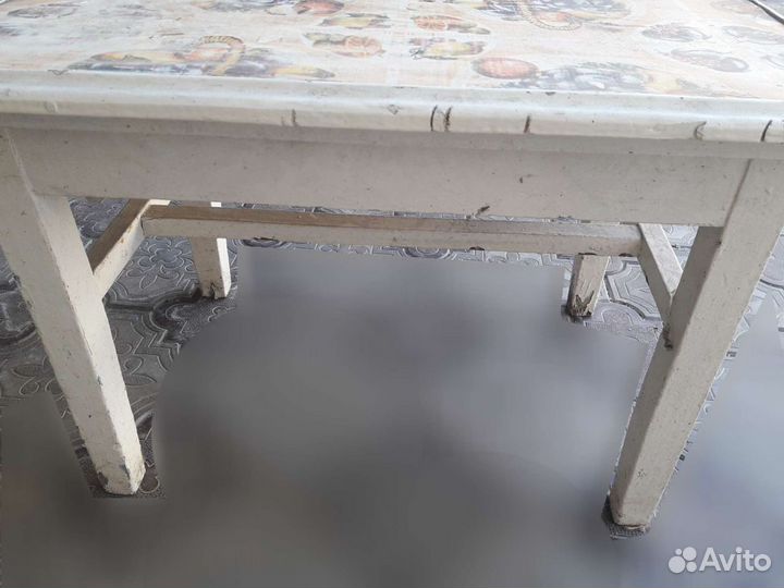 Маленький столик из СССР
