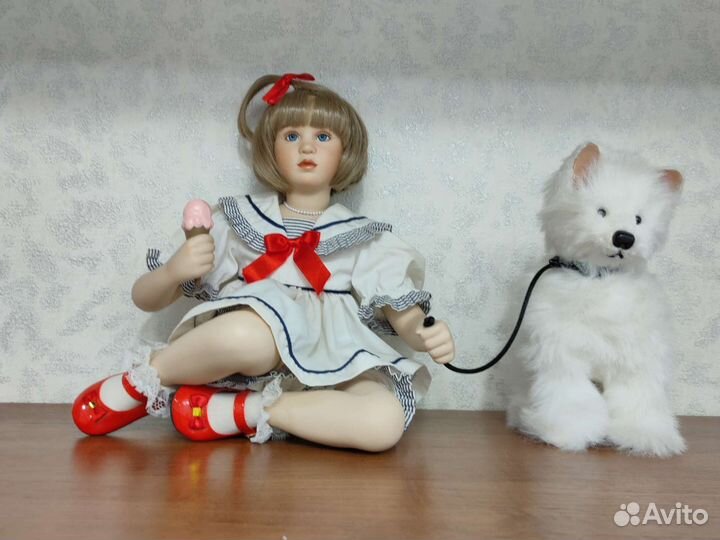 Кукла фарфоровая коллекционная