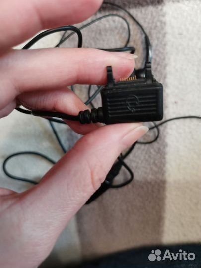 Наушники Sony Ericsson и адаптер