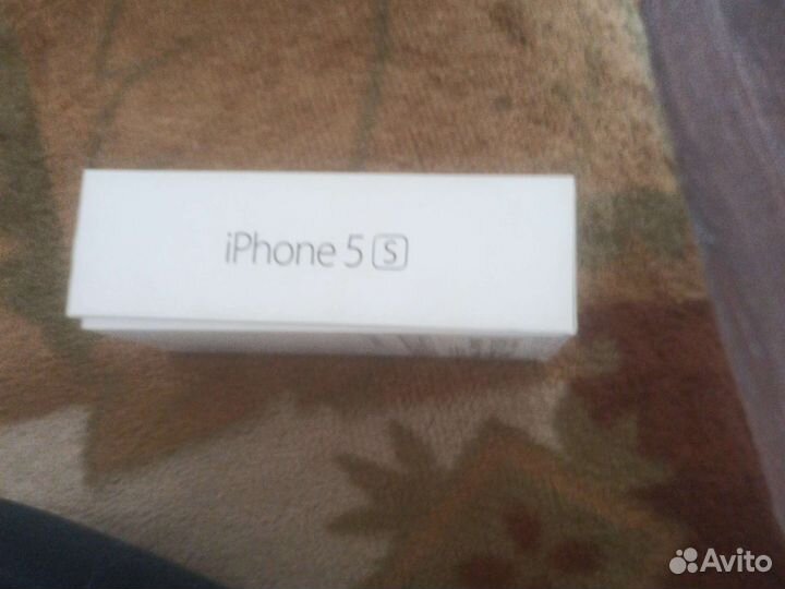 Телефон iPhone 5s каробка