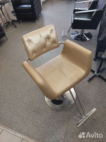 Парикмахерское кресло бу