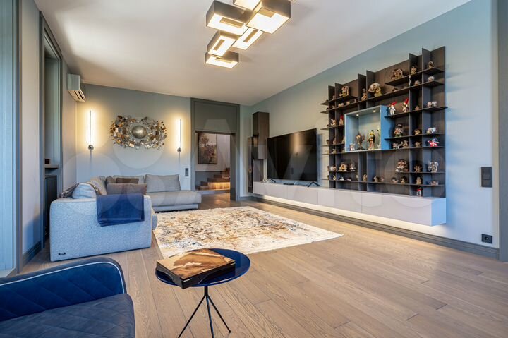 Дом 396 м² на участке 12,6 сот.