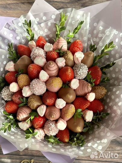 Клубника в шоколаде. Съедобный букет