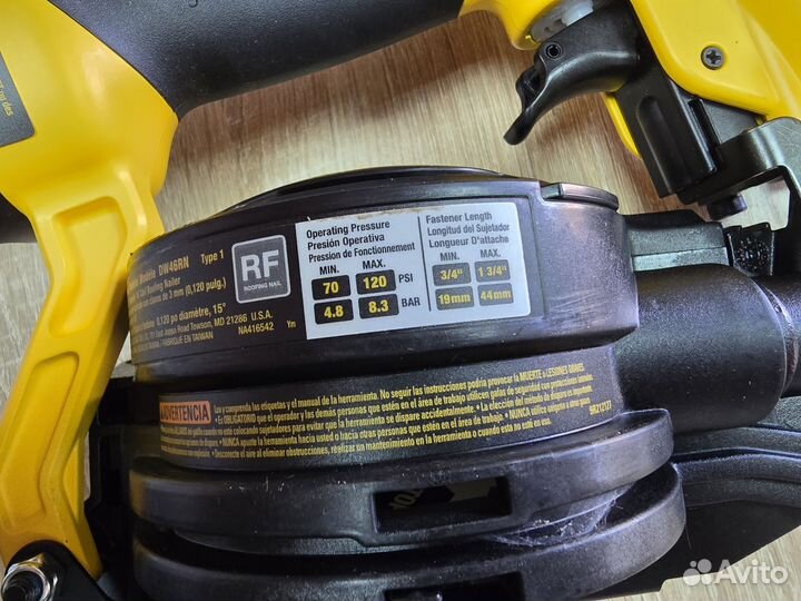 DW46RN Пневматический кровельный нейлер Dewalt