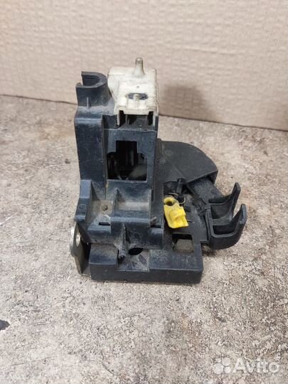 Передний левый замок Рено Клио 2 1998-2002