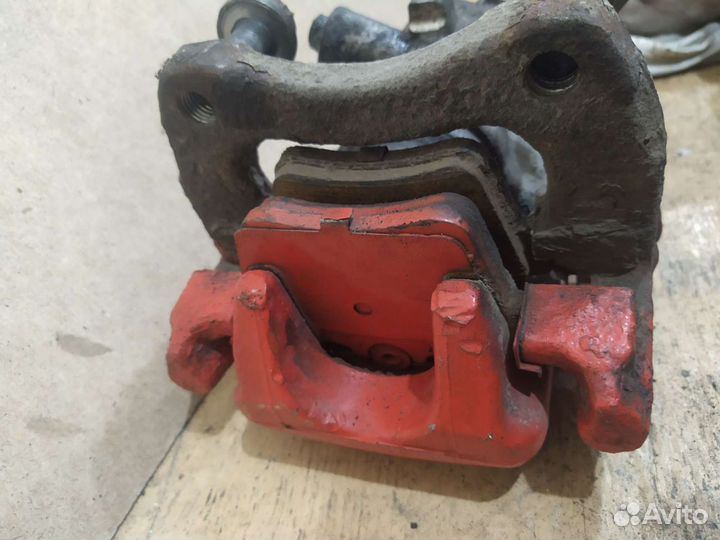 Суппорт задний правый левый Peugeot 407 пежо