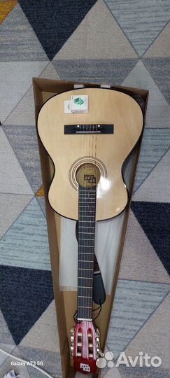 Классическая гитара шестиструнная,новая