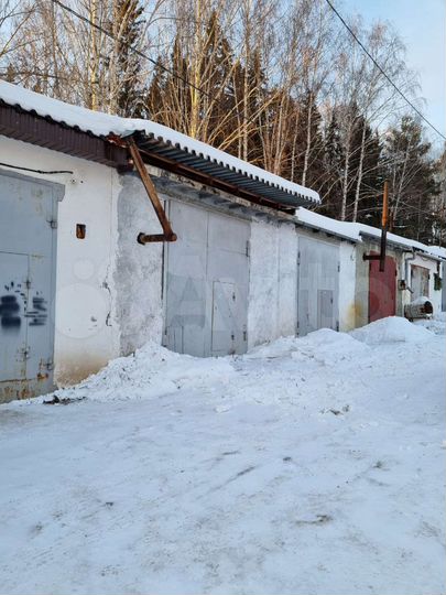 Гараж, > 30 м²