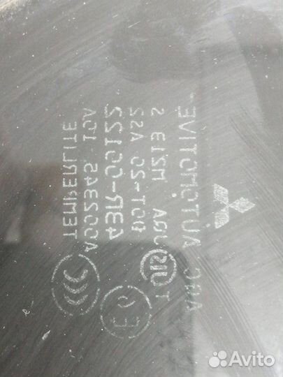 Стекло двери (форточка) заднее правое Mitsubishi