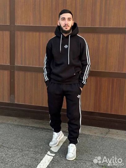 Спортивный костюм adidas