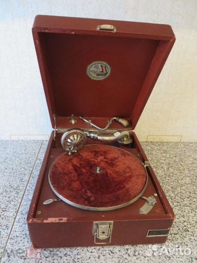 Патефон красный подарок