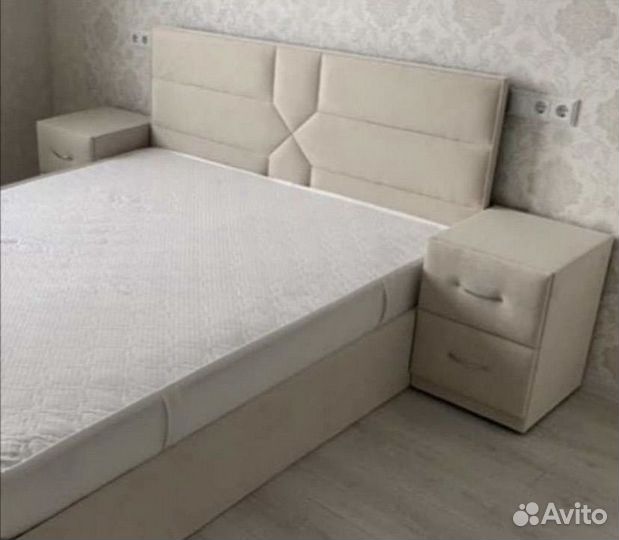 Кровать двухспальная с подьемным механизмом