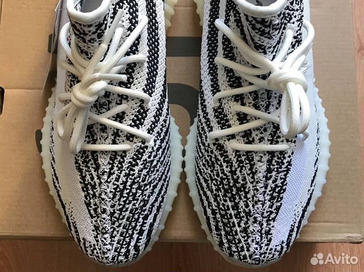 Кроссовки Adidas Yeezy Boost 350 v2 Zebra