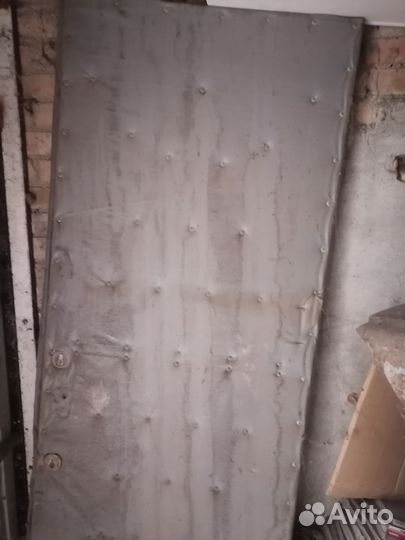 Двери б/у прочные