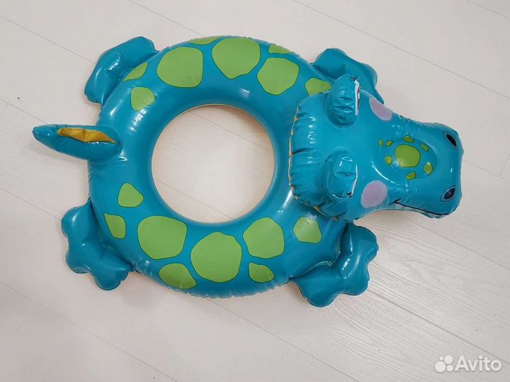 Надувной жилет и круг