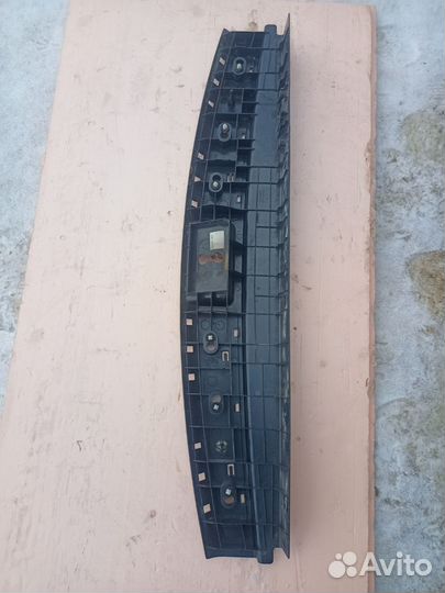 Накладка задней панели багажника ML w164 Mercedes