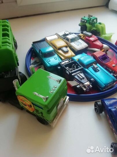 Hot wheels машинки