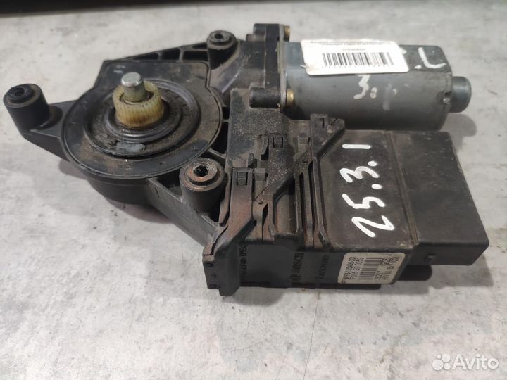 Моторчик стеклоподьемника задний левый Volkswagen