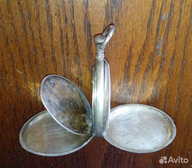 Серебряные часы, 1900-й год выпуска