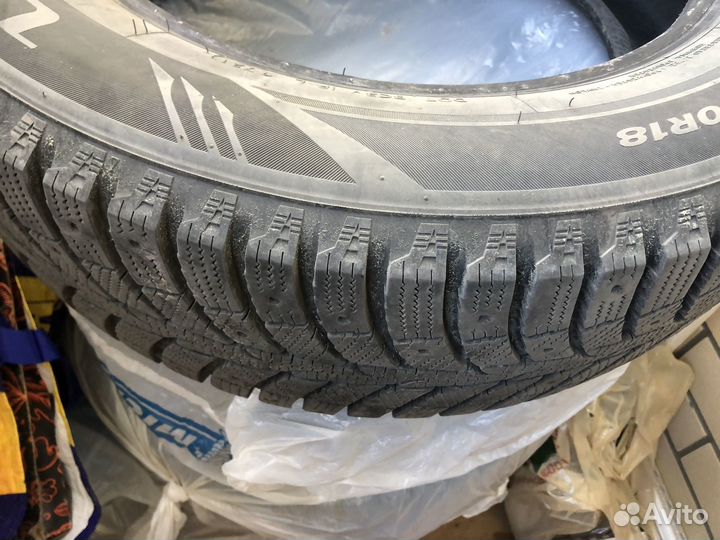 Laufenn I Fit Ice LW 71 235/60 R18