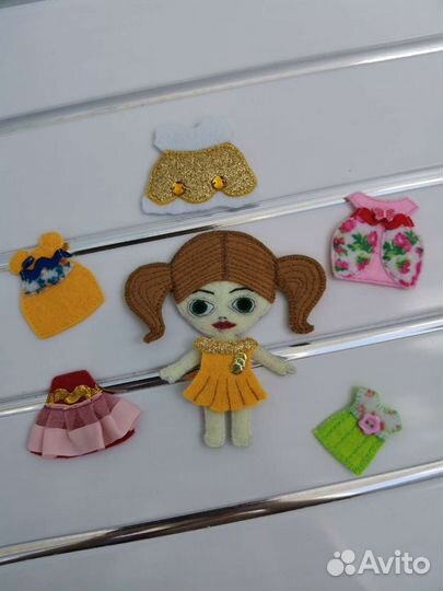 Кукла из фетра с одеждой на липучках