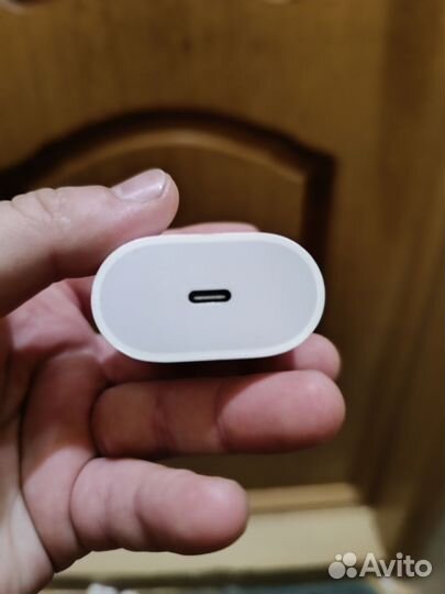 Блок быстрой зарядки iPhone