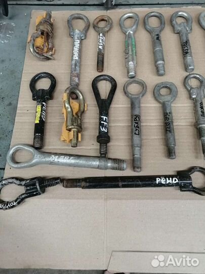 Буксировочный крюк