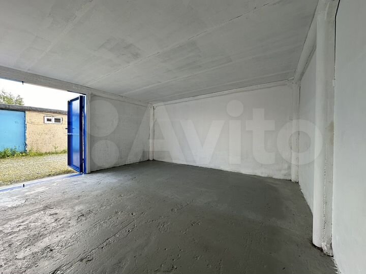 Гараж, > 30 м²