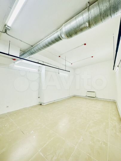 Помещение 40м² на 1 этаже. Вода, потолки 4,5м