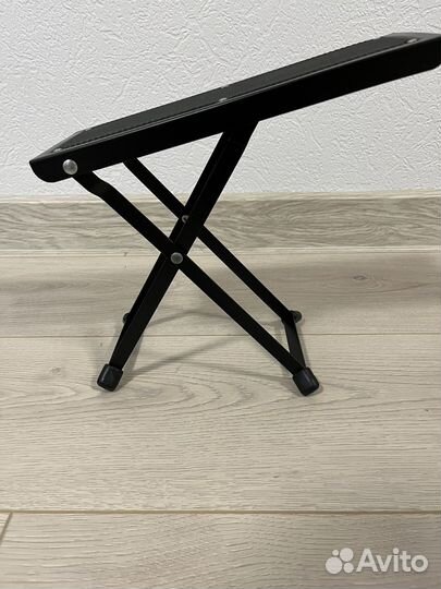 Подставка под ногу гитариста