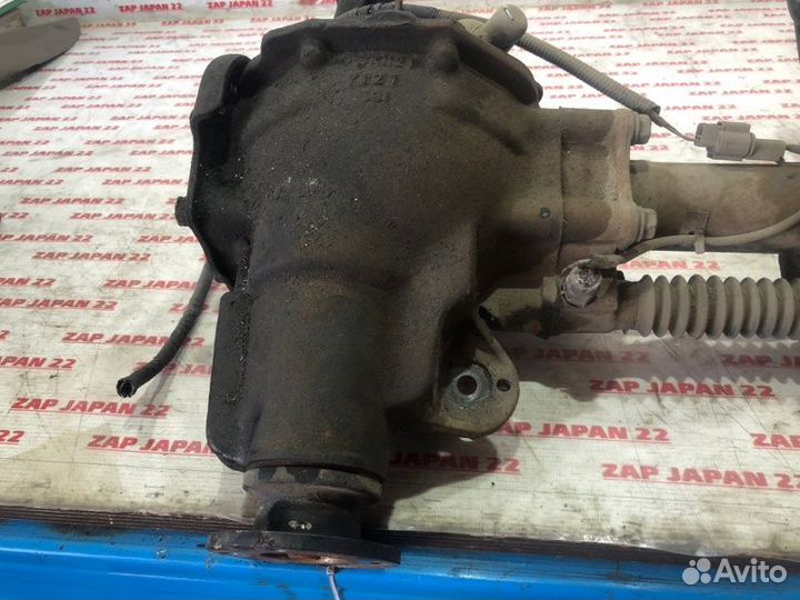 Редуктор передний Mitsubishi Delica PE8W 4M40 1997