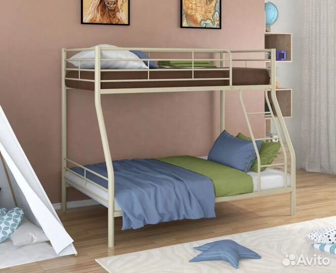 Железная двухъярусная кровать