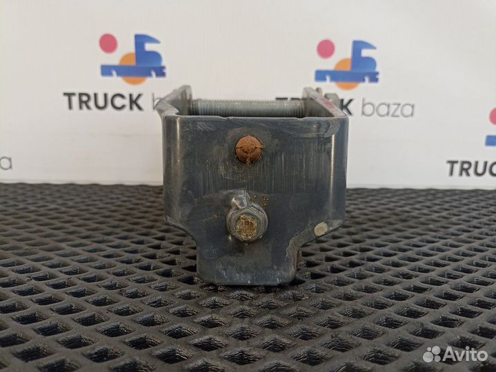 2323758 Кронштейн торсиона кабины правый