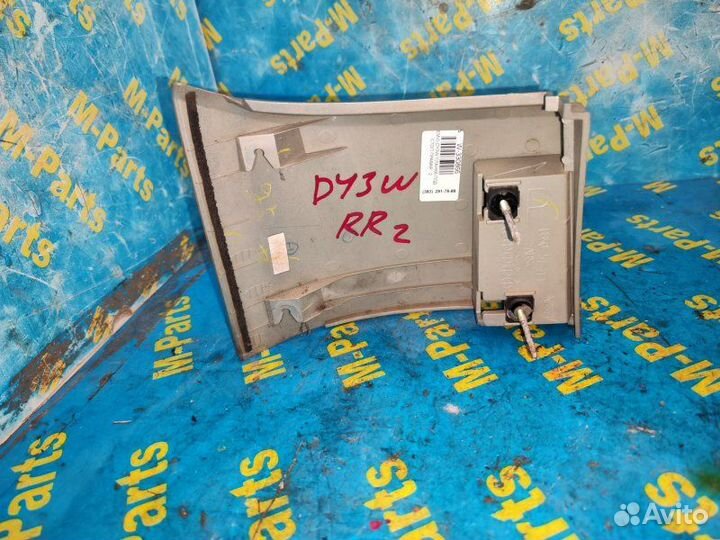 Планка под стоп правая Mazda Demio DY3W