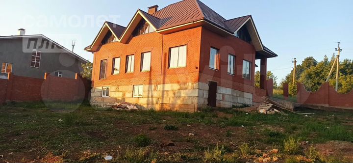 Дом 597,1 м² на участке 15 сот.