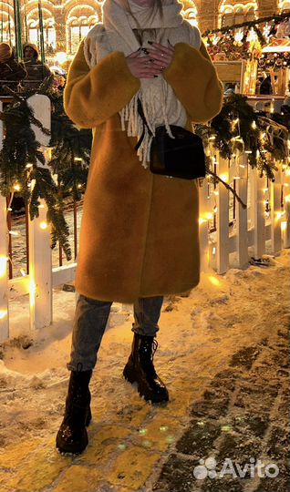 Искусственная шуба горчичного цвета