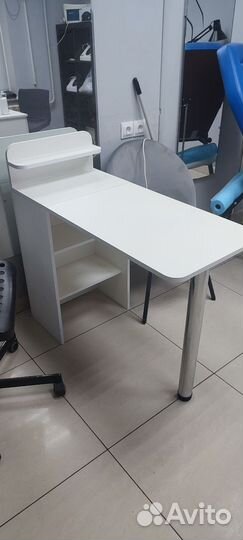 Маникюрный стол складной бу