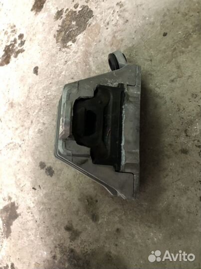 Опора подушка двигателя Опель Инсигния