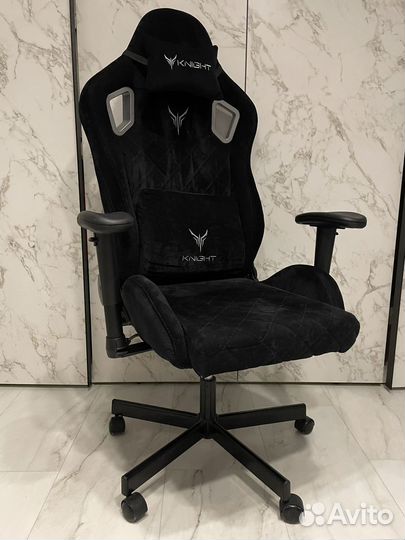 Компьютерное кресло knight outrider