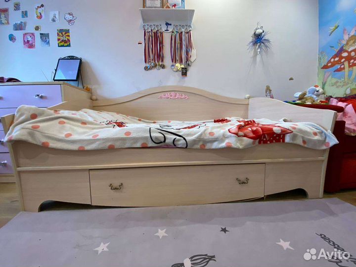 Кровать для девочки девушки