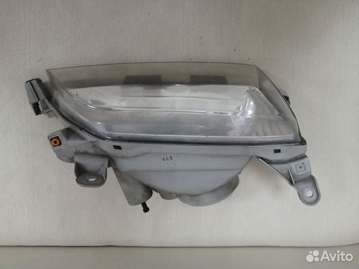 Фара правая оригинал Toyota Premio T210