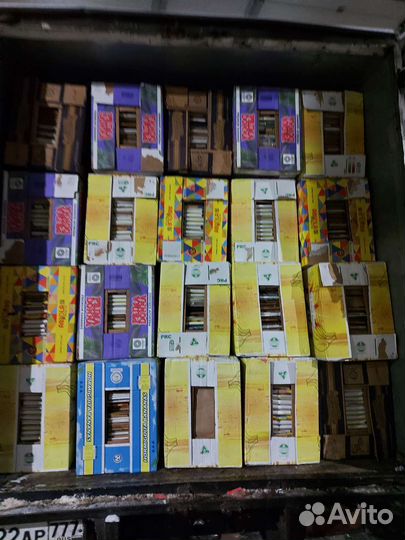 Прадаю Бананы каробки