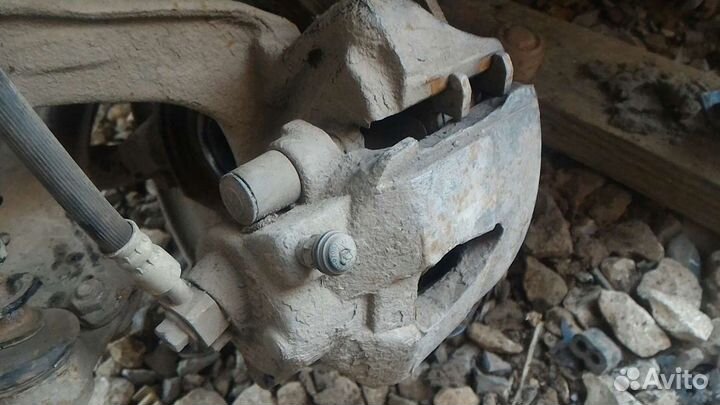 Суппорта передние Skoda Octavia Tour A4